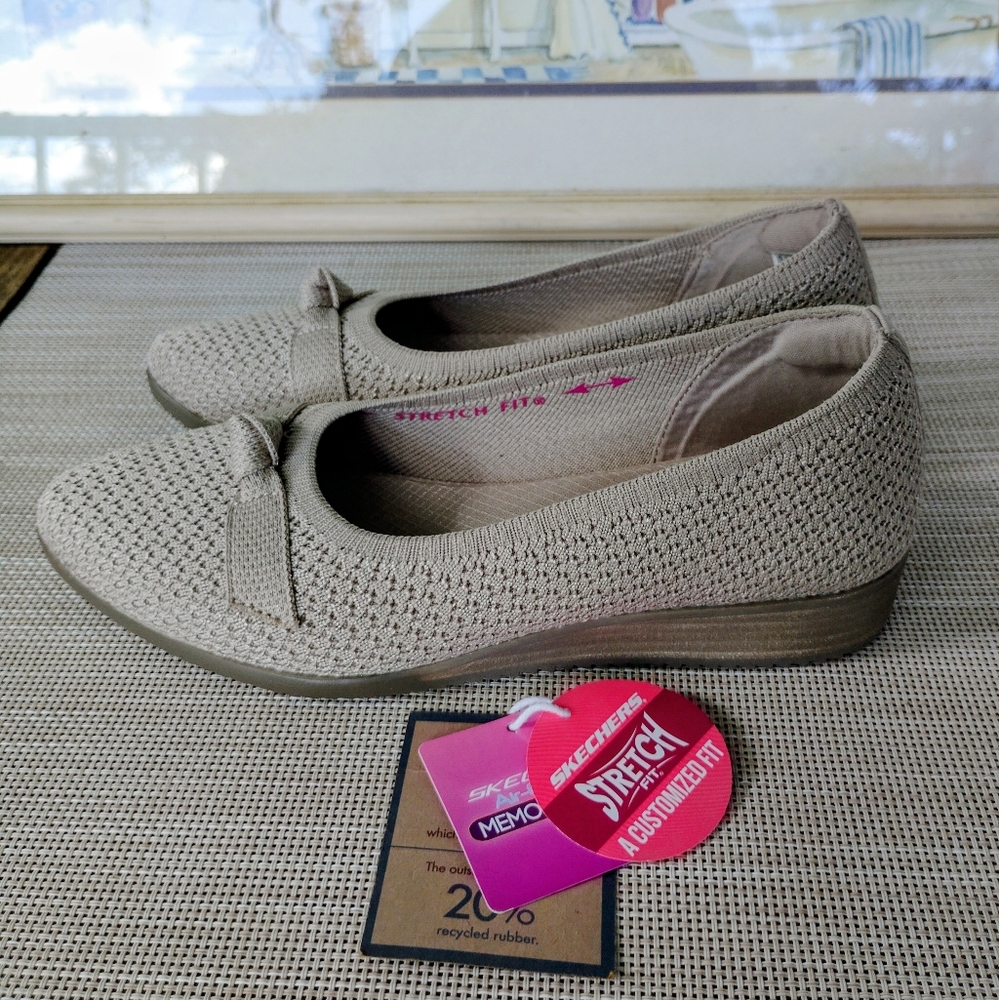 Skechers "Cleo" Taupe Stretch Knit Wedge Heel Slip-Ons. Size 6.5. Near New.